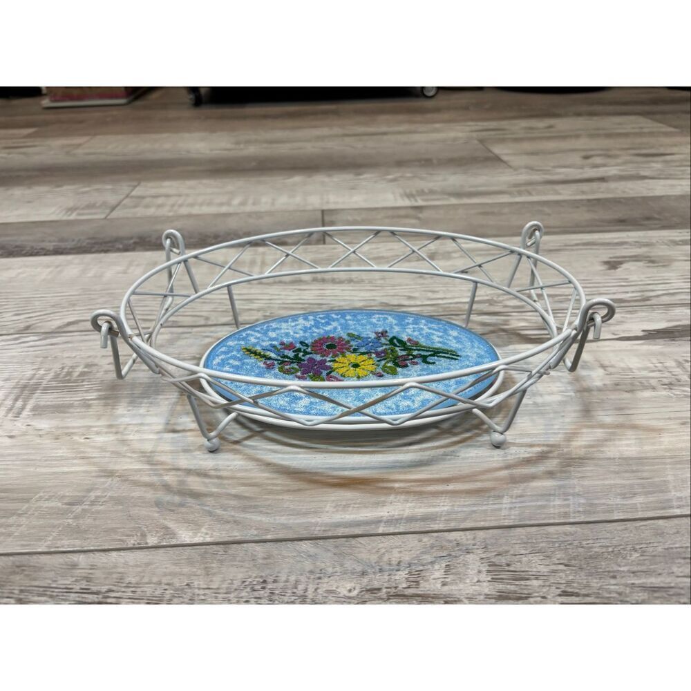Temp-tations white wire basket trivet with ceramic floral insert
